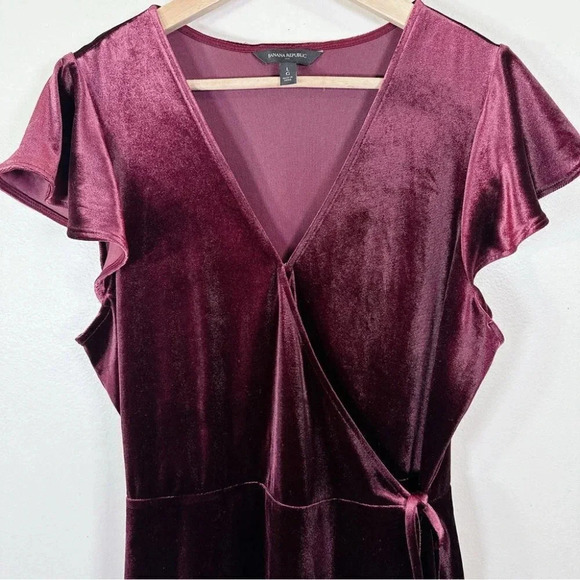 Banana Republic Vneck Velvet  Wrap Top - Picture 3 of 12